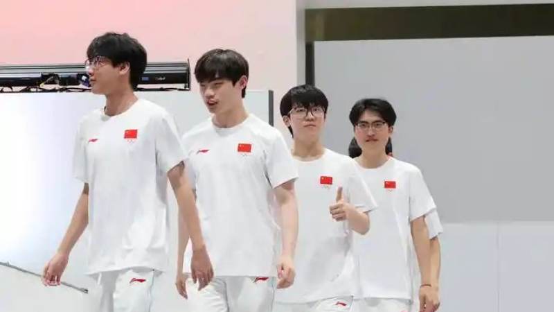 LPL转会期选手变动怎么看?从挂牌到官宣的完整逻辑